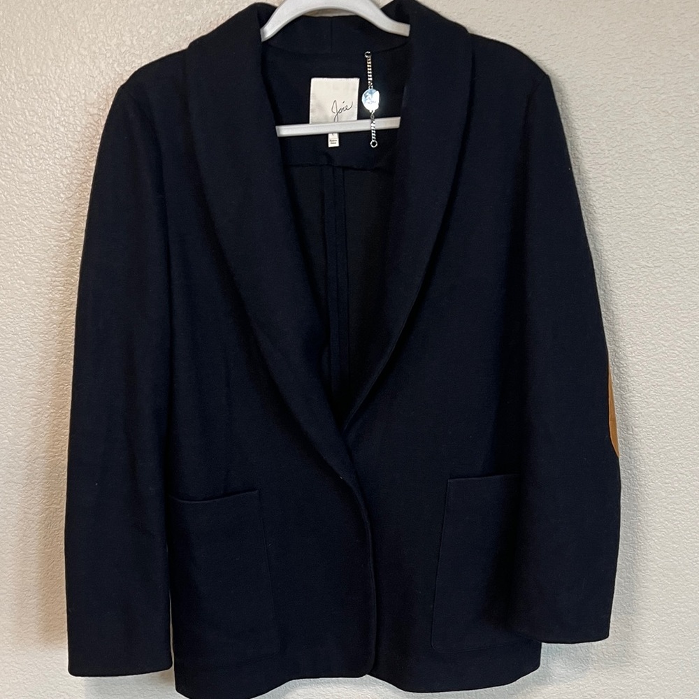 cupcakes & cashmere Navy Blazer with Tan Accents